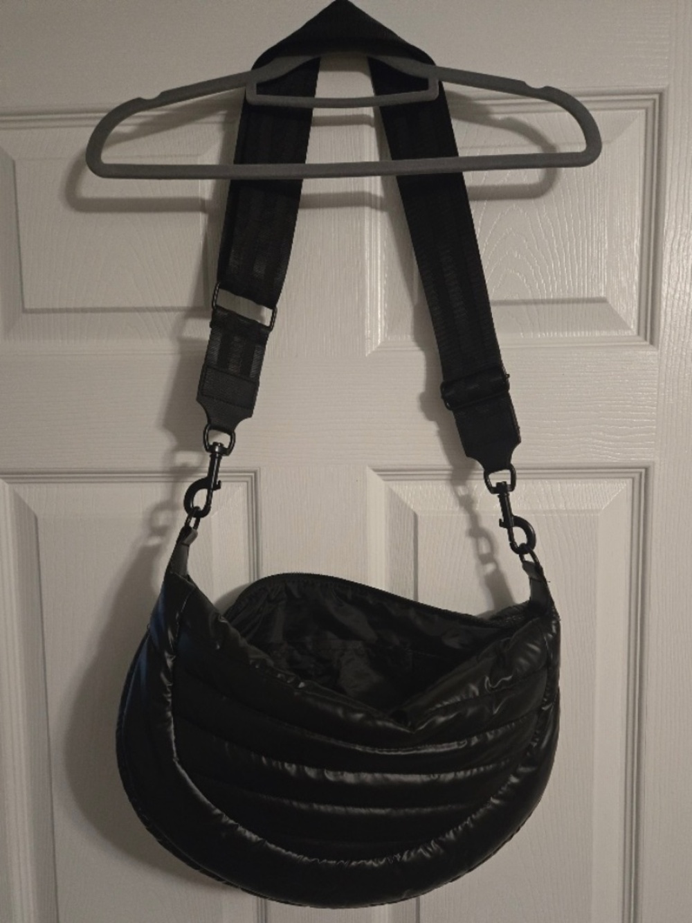 BNWT/EUC Think Royln Bundle Backpack/Crossbody - Picture 4 of 8